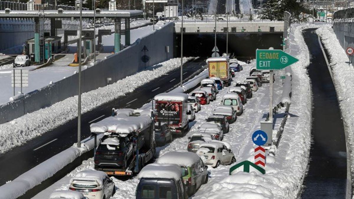 Αττική Οδός: Πρώτη ομαδική αγωγή πολιτών για τον εγκλωβισμό τους – Ποιοι προσέφυγαν, τι διεκδικούν