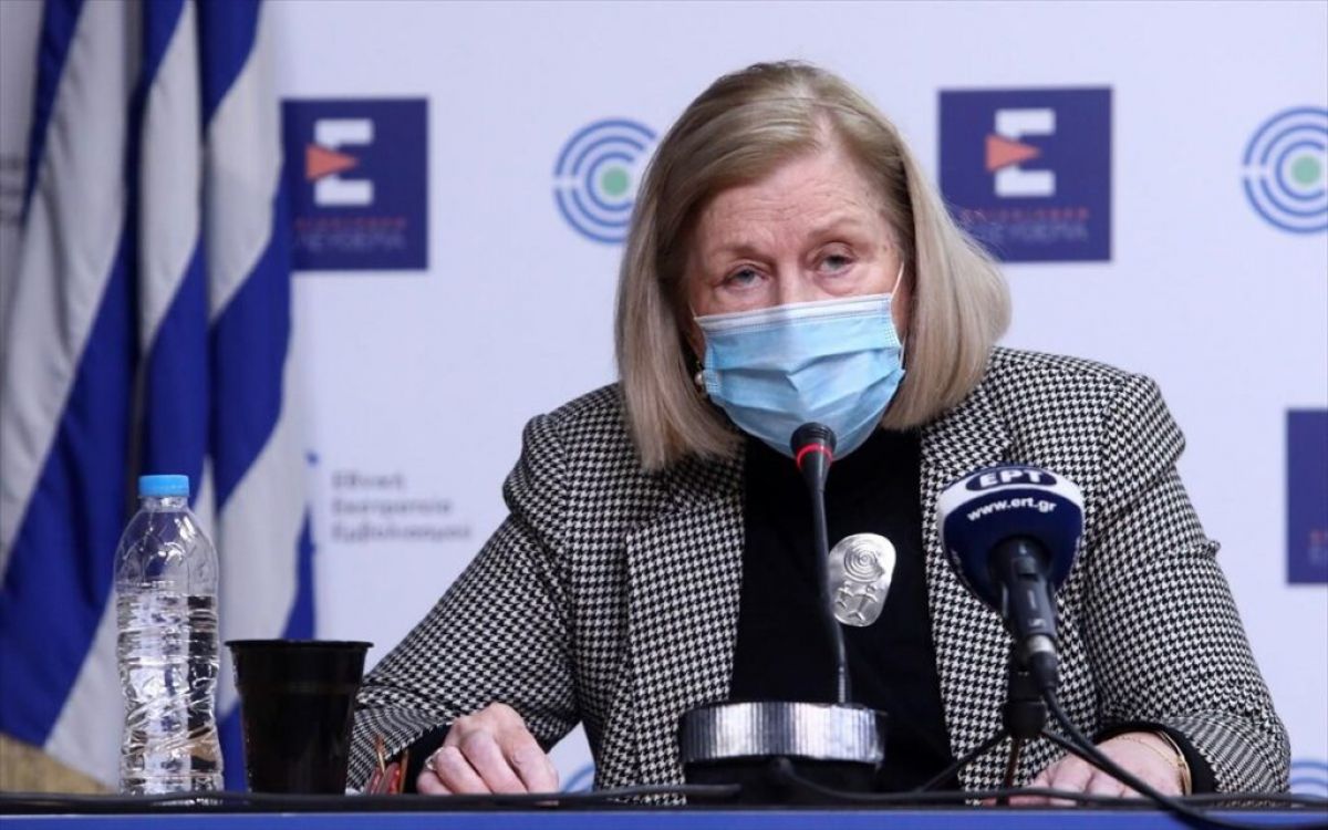 Ποιους κοροϊδεύει η πρόεδρος της Επιτροπής Εμβολιασμών