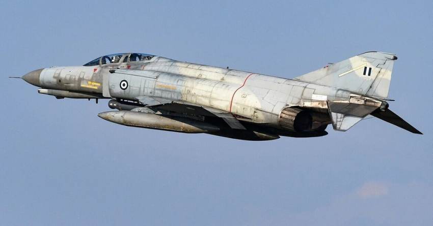 Γιατί έπεσε το μοιραίο Phantom - Τα σενάρια για τη συντριβή, το φαινόμενο του «Vertigo»