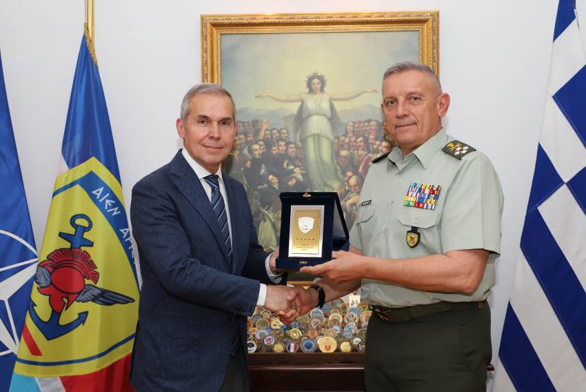 Συνάντηση Δαβάκη με τον Αρχηγό ΓΕΕΘΑ