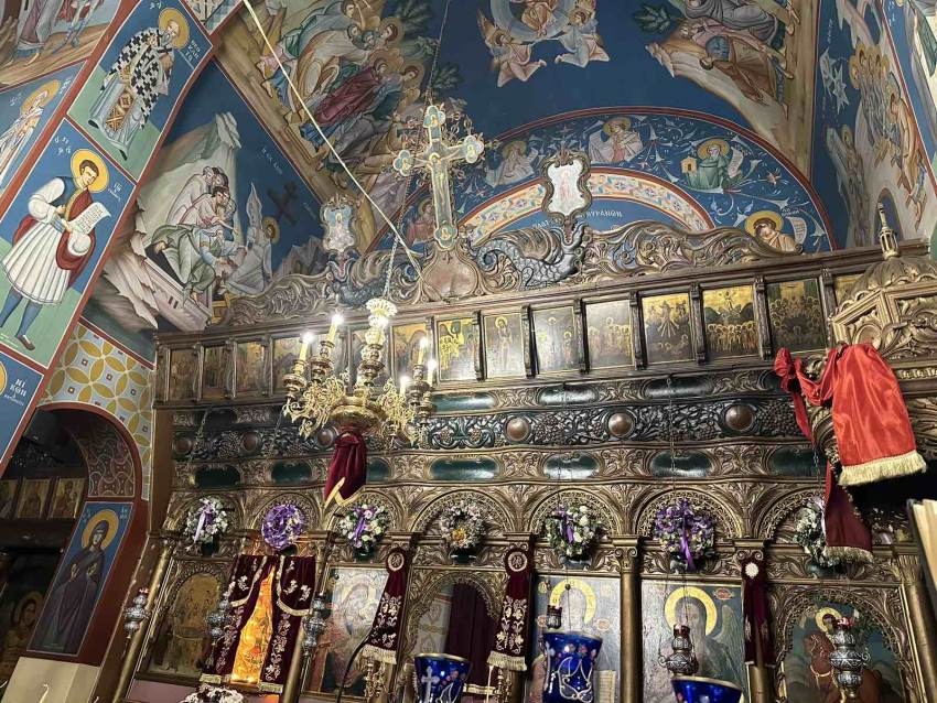 Να μείνουμε μακριά από τοξικότητες, από ακραίες και πολωτικές συμπεριφορές.