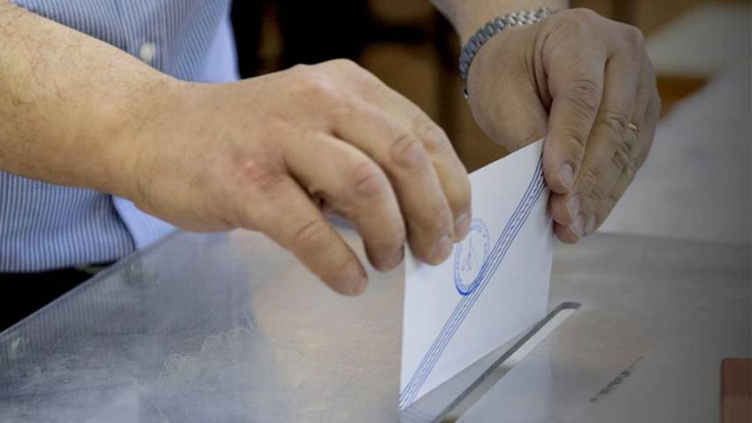 Δημοσκόπηση Metron Analysis: Ποια κόμματα μένουν εκτός Βουλής -Τι γίνεται με Κασιδιάρη (ποσοστά)
