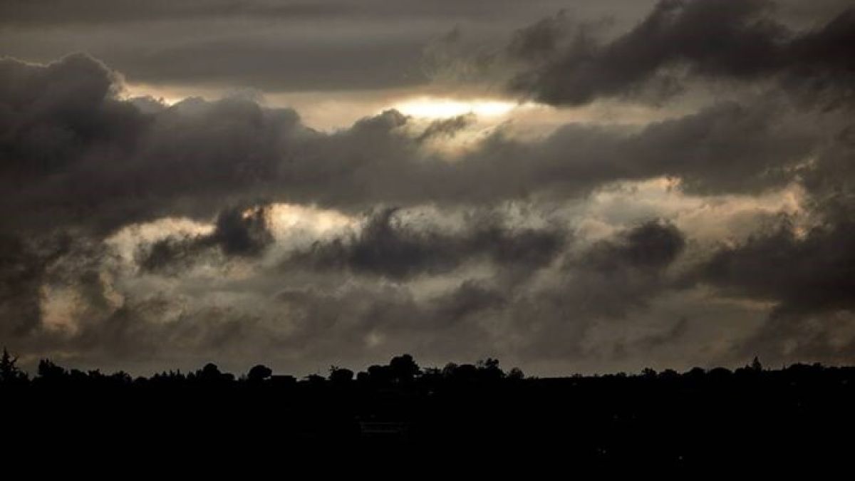 Καιρός: Άστατος με τοπικές βροχές και σποραδικές καταιγίδες - Αναλυτικά η πρόγνωση