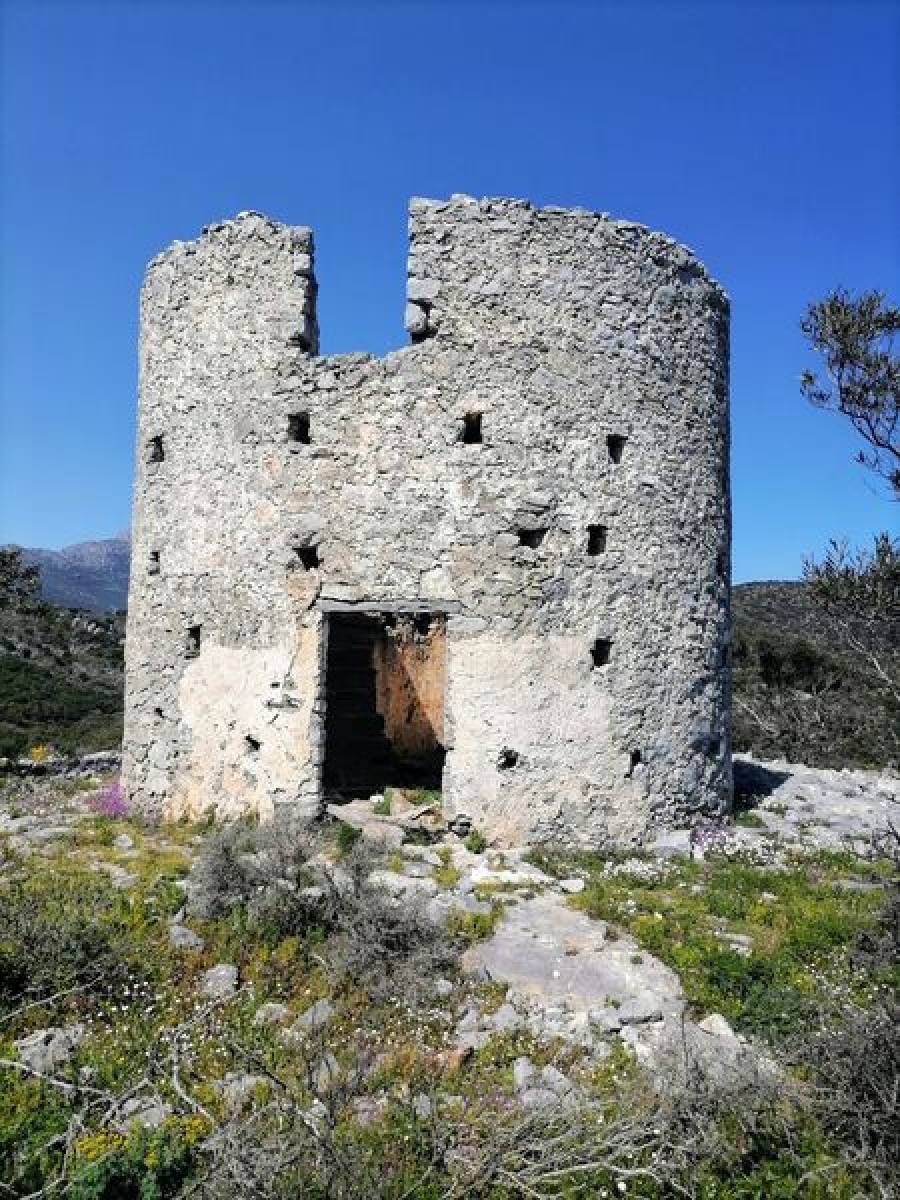 ΟΙ ΔΎΟ ΑΝΕΜΟΜΎΛΟΙ ΤΟΥ ΓΕΡΑΚΑ - ΣΤΗ ΘΈΣΗ "ΠΑΤΙΜΙΖΑ"