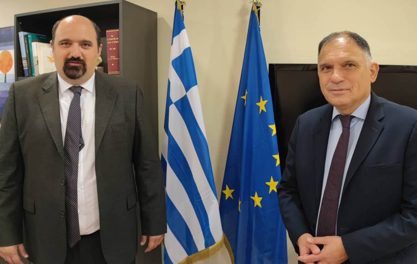 Συνάντηση Νεοκλή Κρητικού με τον Χρήστο Τριαντόπουλο για τις αποζημιώσεις στους ΜΗ ΚΑΤΑ ΚΥΡΙΟ ΕΠΑΓΓΕΛΜΑ πυρόπληκτους αγρότες 