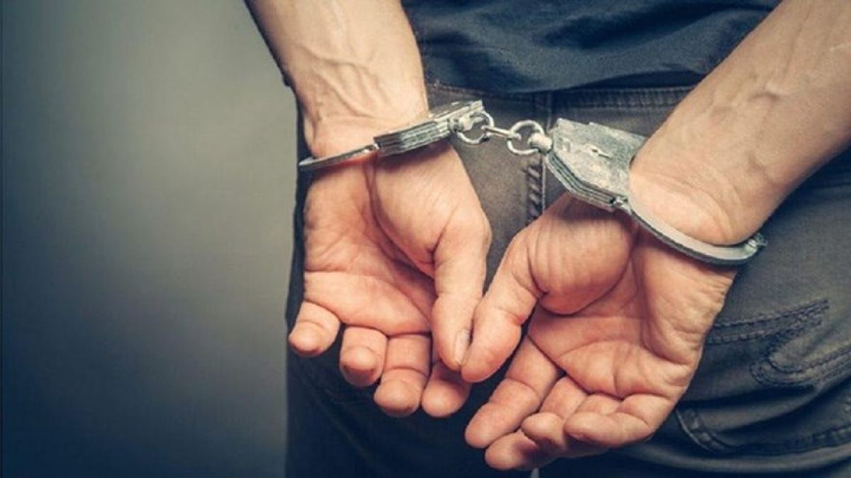 Στον ανακριτή ο δάσκαλος που έστελνε ερωτικά μηνύματα σε μαθήτριες