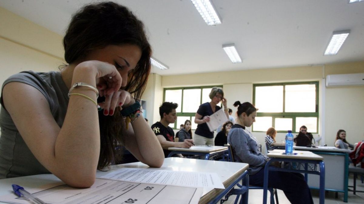 Σχολεία: Οι μαθητές παθαίνουν κρίσεις άγχους για τις εξετάσεις - Μείωση ύλης ζητούν οι καθηγητές