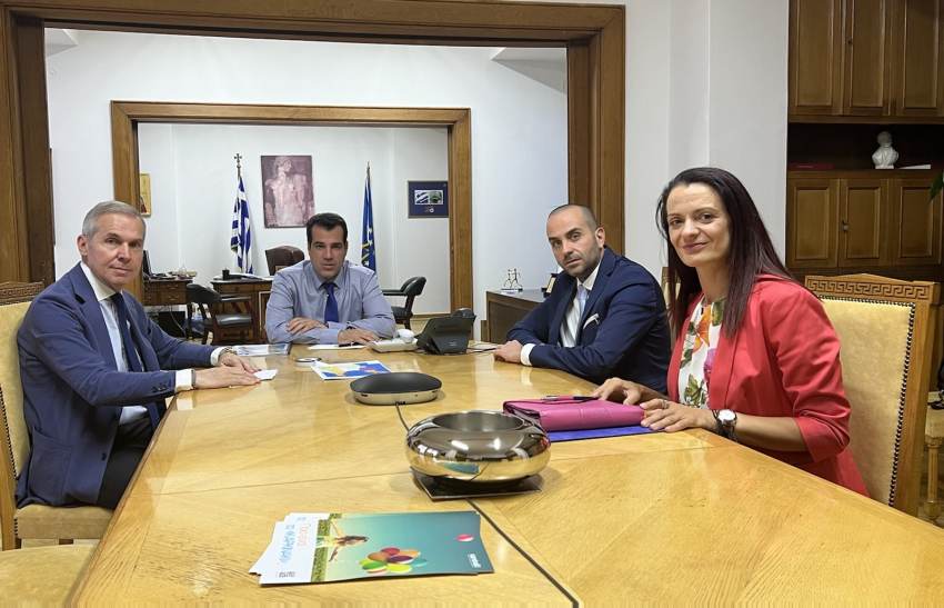 Συνάντηση εργασίας Πλεύρη – Δαβάκη με τους Διοικητές των Νοσοκομείων της Λακωνίας