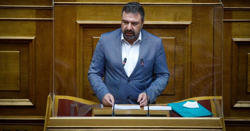 «Δάνεια αγροτών και συνεταιρισμών: Κυβερνητική επιλογή η παράδοση της αγροτικής γης σε δικηγορικά και εισπρακτικές»