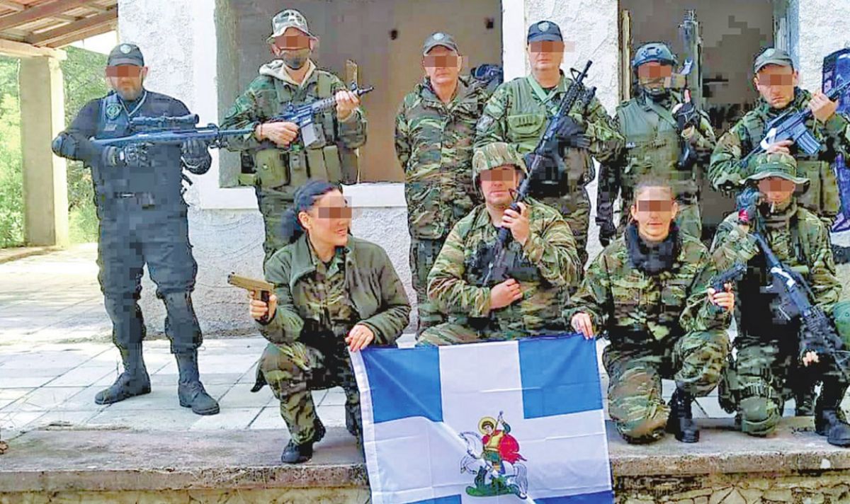 Οι «Θεματοφύλακες του Συντάγματος» στα… όπλα – Οργανώνουν εκπαιδεύσεις στρατιωτικού τύπου