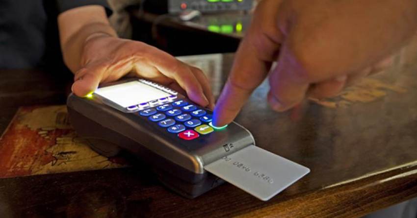 ΑΑΔΕ: Οι προθεσμίες αναβάθμισης των ταμειακών μηχανών για τη διασύνδεση με τα POS