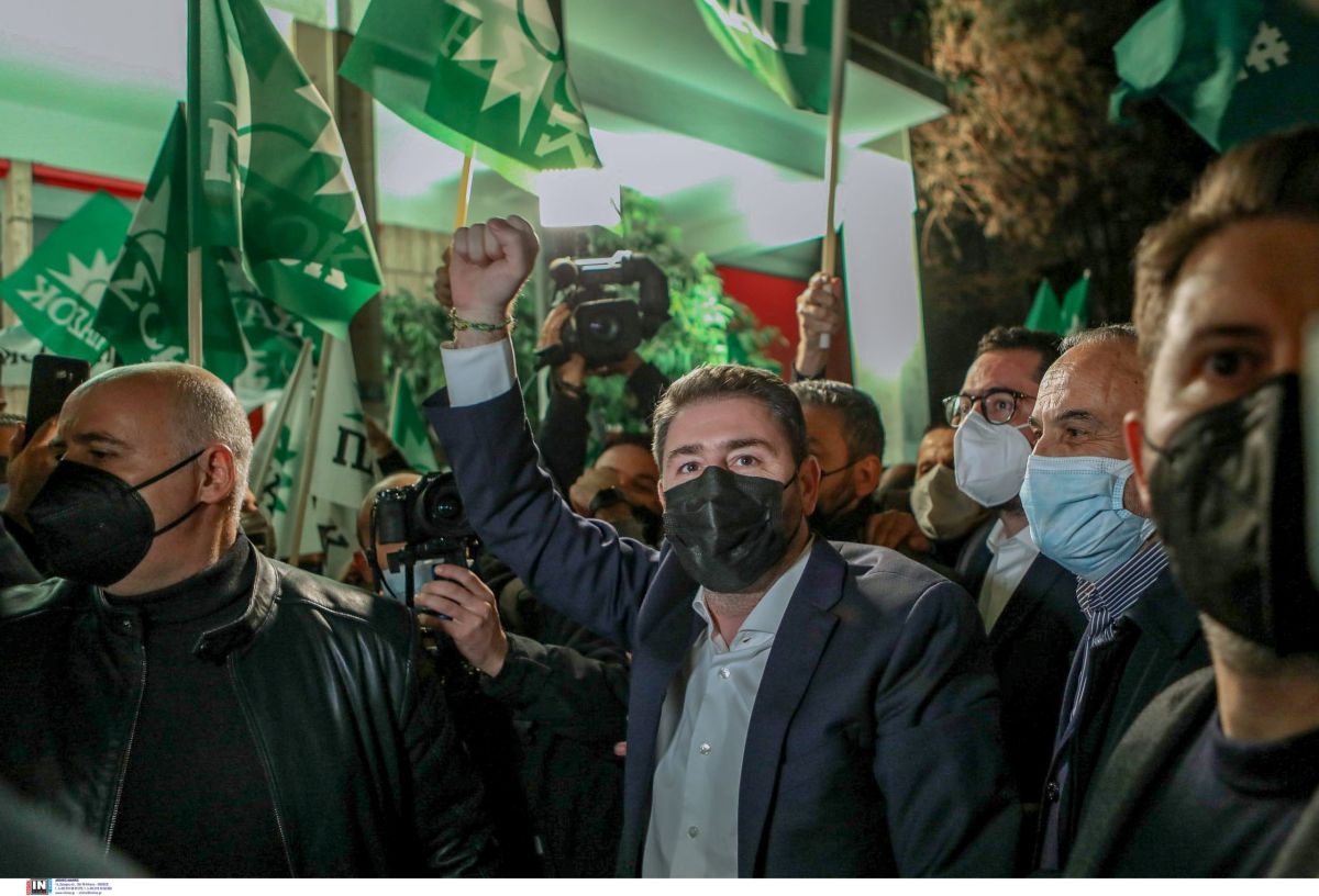 H επόμενη μέρα στο ΚΙΝΑΛ μετά τη νίκη Ανδρουλάκη