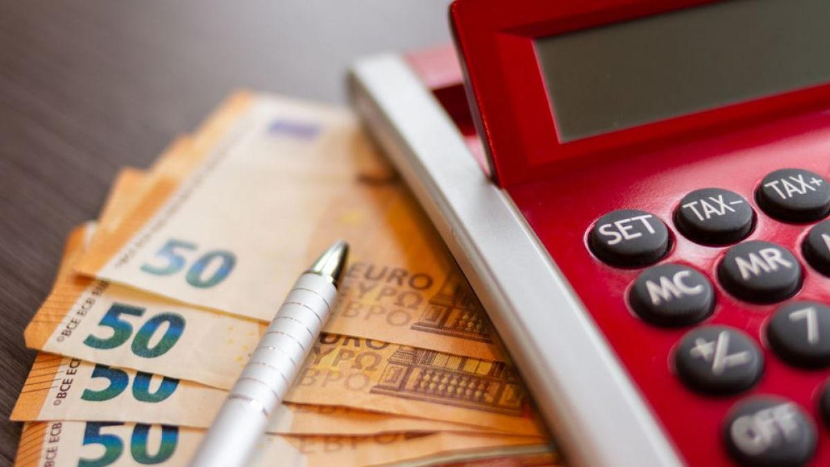 Έλεγχοι στα συμβόλαια ακινήτων από την εφορία