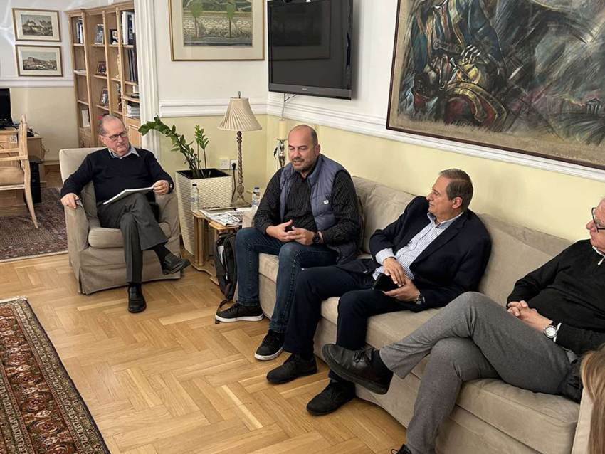 Η υπερβάλλουσα ποσότητα των προς διαχείριση απορριμμάτων στην Παλαιόχουνη αντικείμενο σύσκεψης υπό τον περιφερειάρχη Πελοποννήσου Π. Νίκα