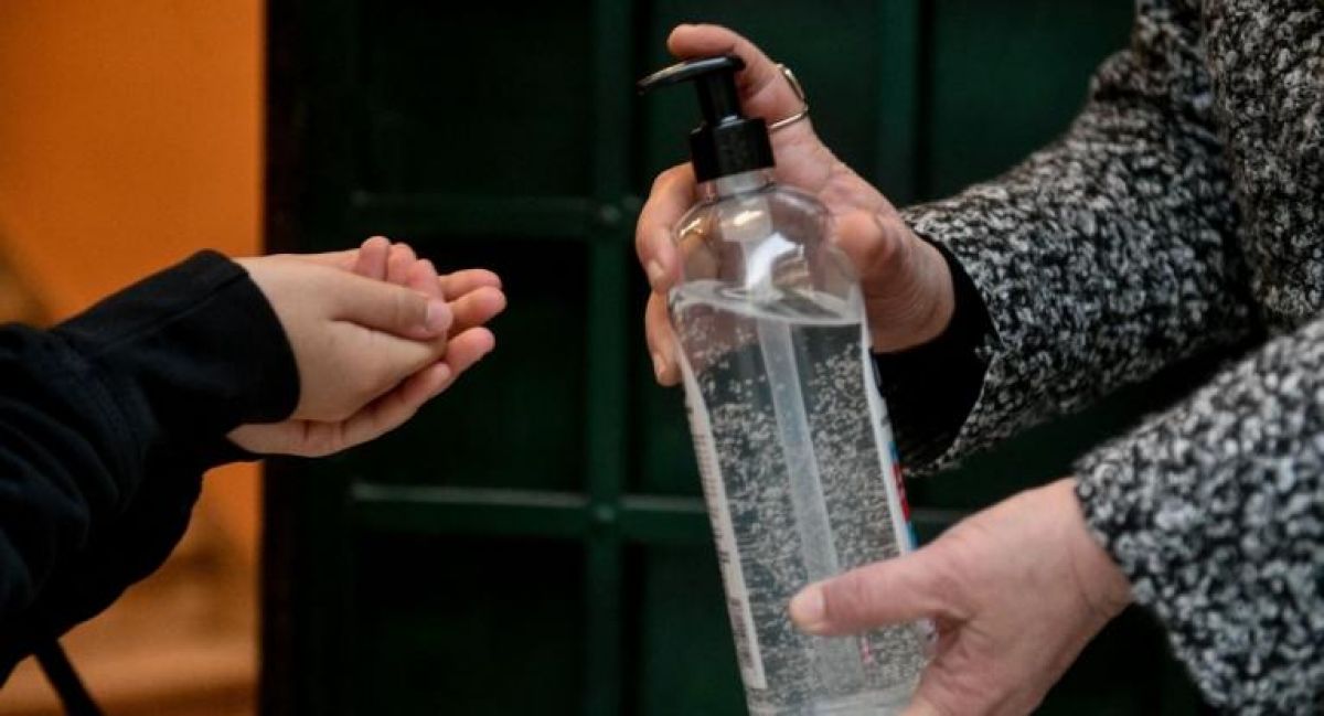 Ξεκινά από αύριο η επαναλειτουργία για γυμνάσια και κάποια λύκεια - Τι θα γίνει με διαγωνίσματα, βαθμολογίες και απουσίες