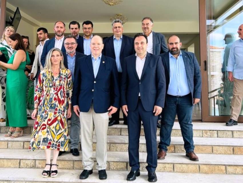 Στην Ελαφόνησο με τον πρίγκιπα Αλβέρτο του Μονακό ο Παπαστεργίου