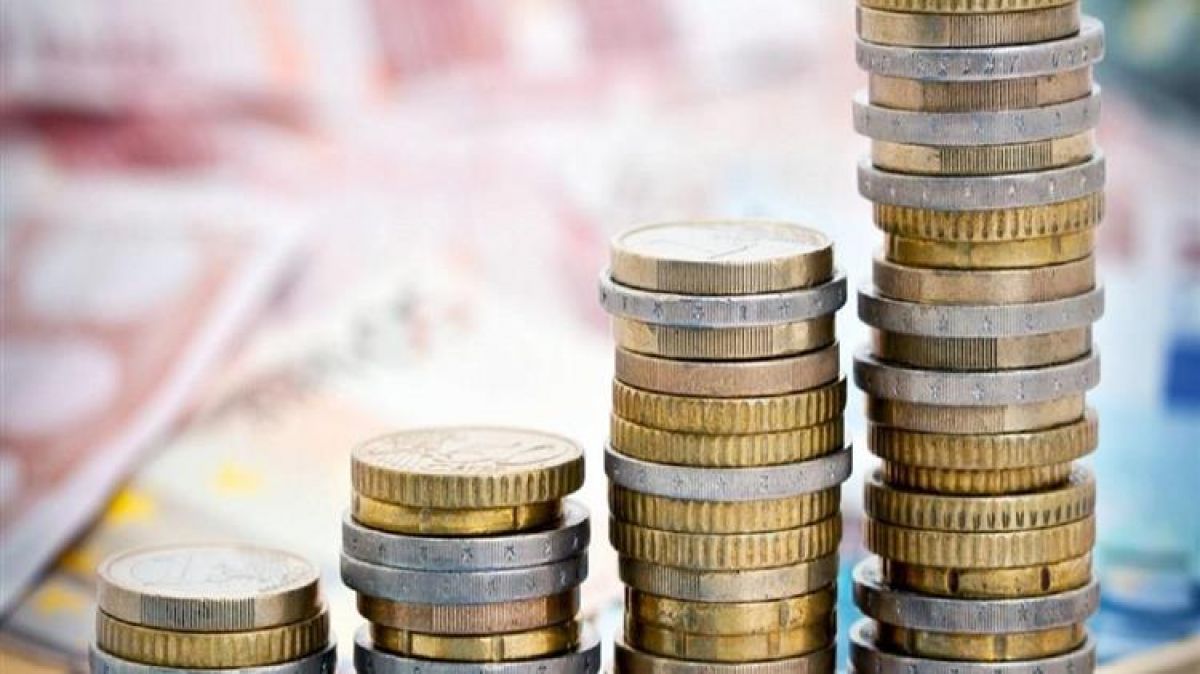 ΙΟΒΕ: Λιανικό εμπόριο και τουρισμός στήριξαν το οικονομικό κλίμα - Υποχώρησε η καταναλωτική εμπιστοσύνη