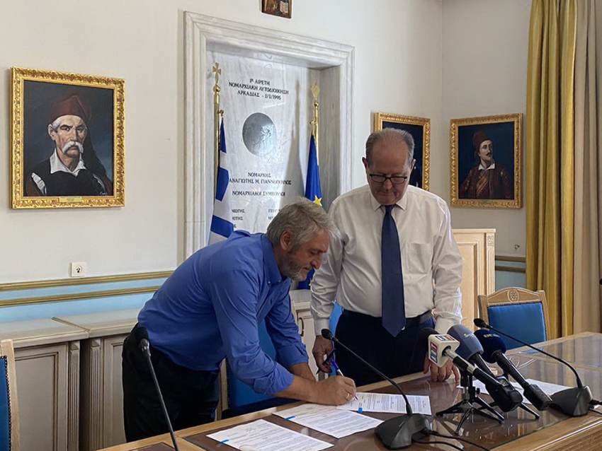 Ξεκίνησε η εγκατάσταση των ηλεκτρονικών πινακίδων της Περιφέρειας Πελοποννήσου