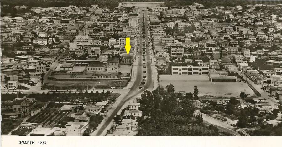 Γράφει ο Βαγγέλης Μητράκος : Δυο Σπίτια