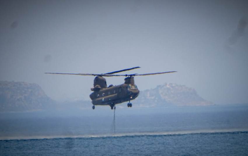 ΗΠΑ: Στέλνουν 3 ελικόπτερα Chinooks στην Ελλάδα για τις πυρκαγιές