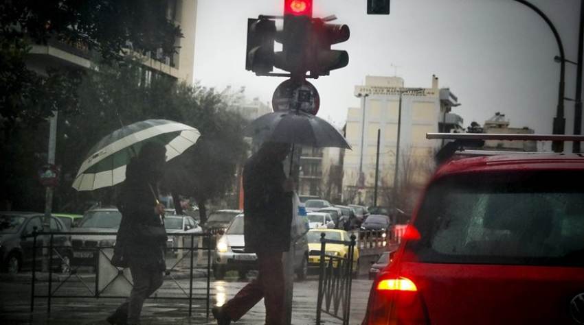 Επιδείνωση του καιρού με βροχές και καταιγίδες