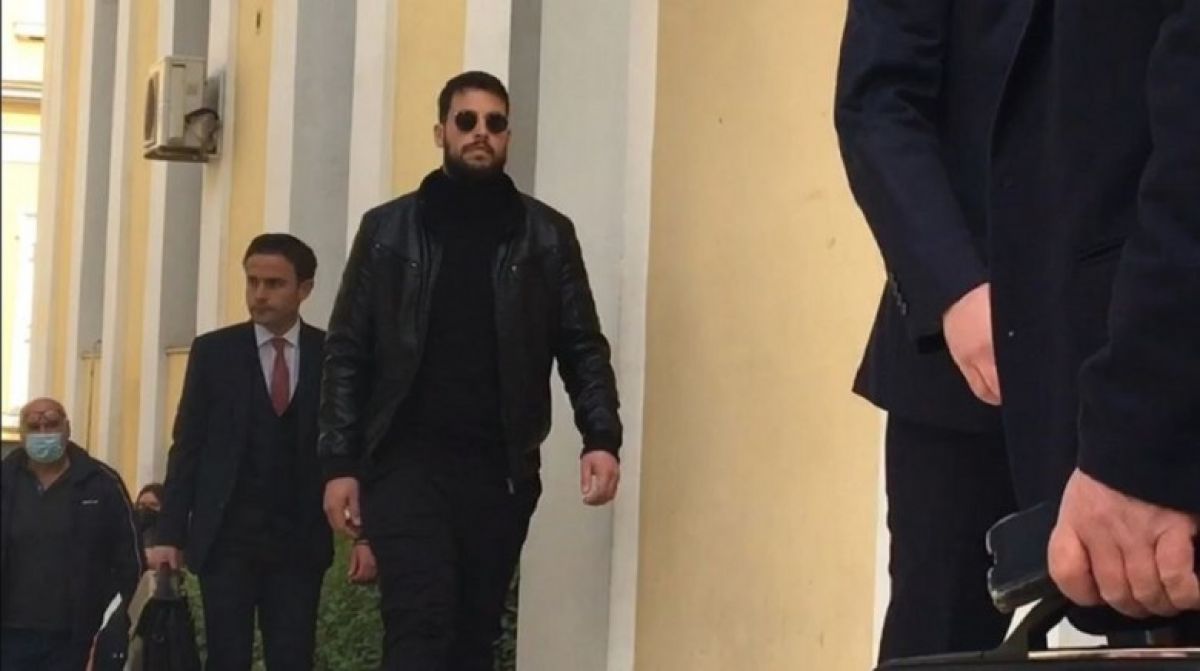 Ο Μάνος Δασκαλάκης κάνει… promo το νέο του τραγούδι – Χαμός στα σχόλια στο Youtube