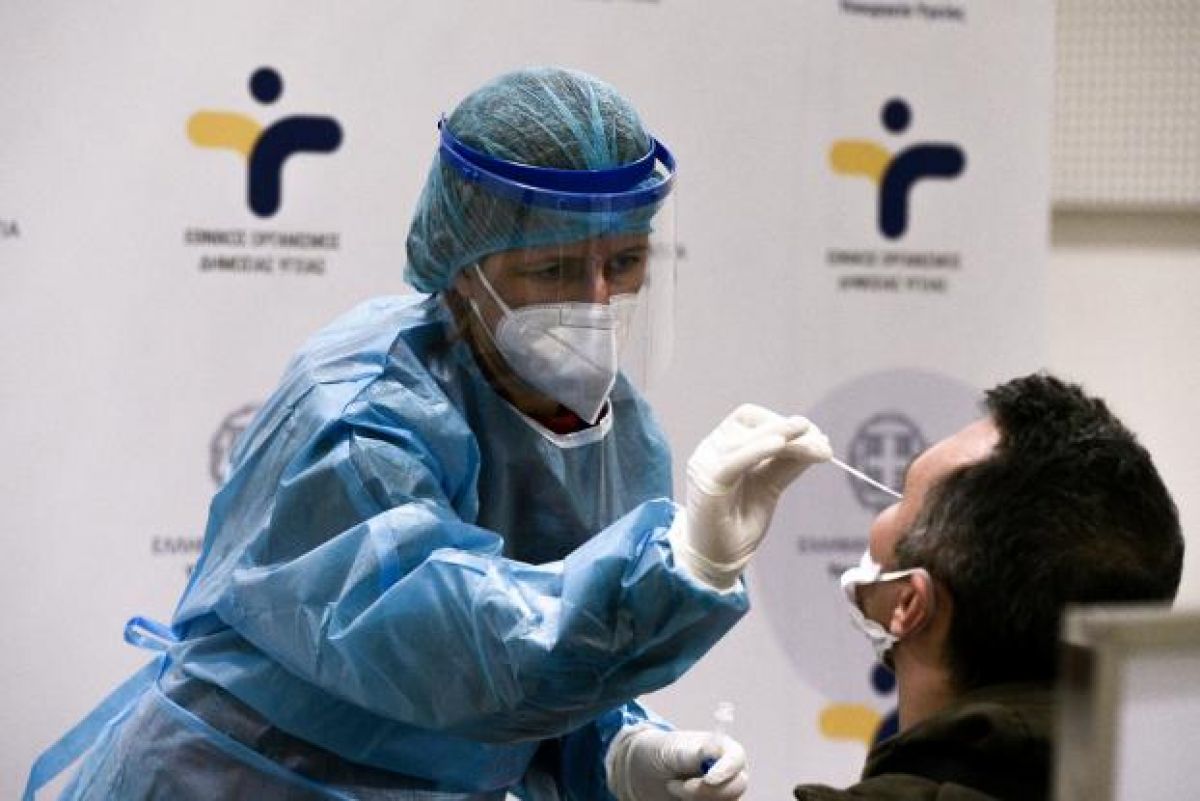 Κορωνοϊός: 444 νέα κρούσματα, 39 θάνατοι - Στους 350 οι διασωληνωμένοι