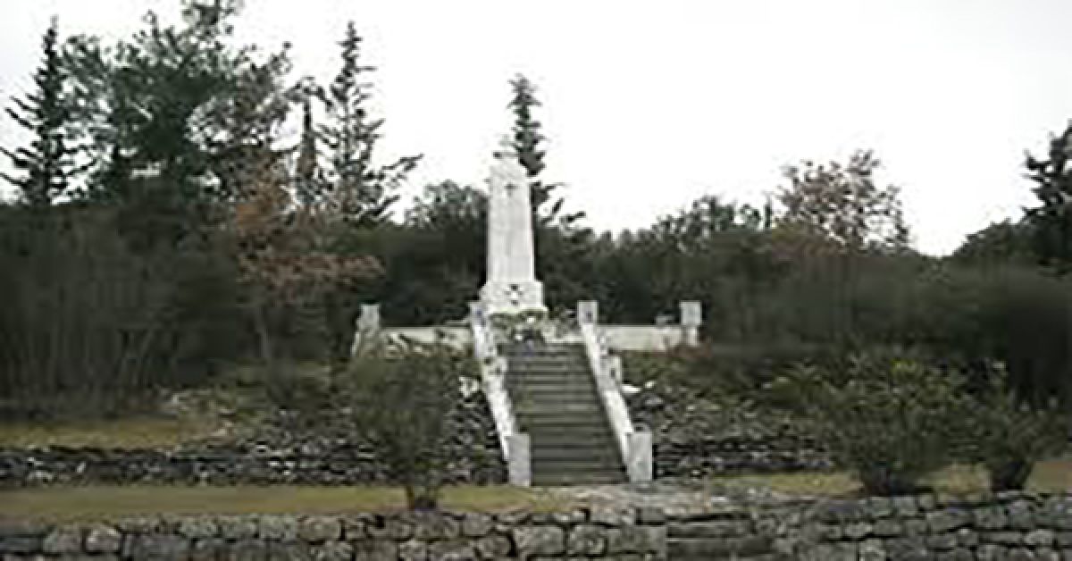 ΣΤΗ ΘΥΣΙΑ ΤΩΝ «118» (Μονοδέντρι, 26 Νοεμβρίου 1943) του Βασίλη Βλαχάκου