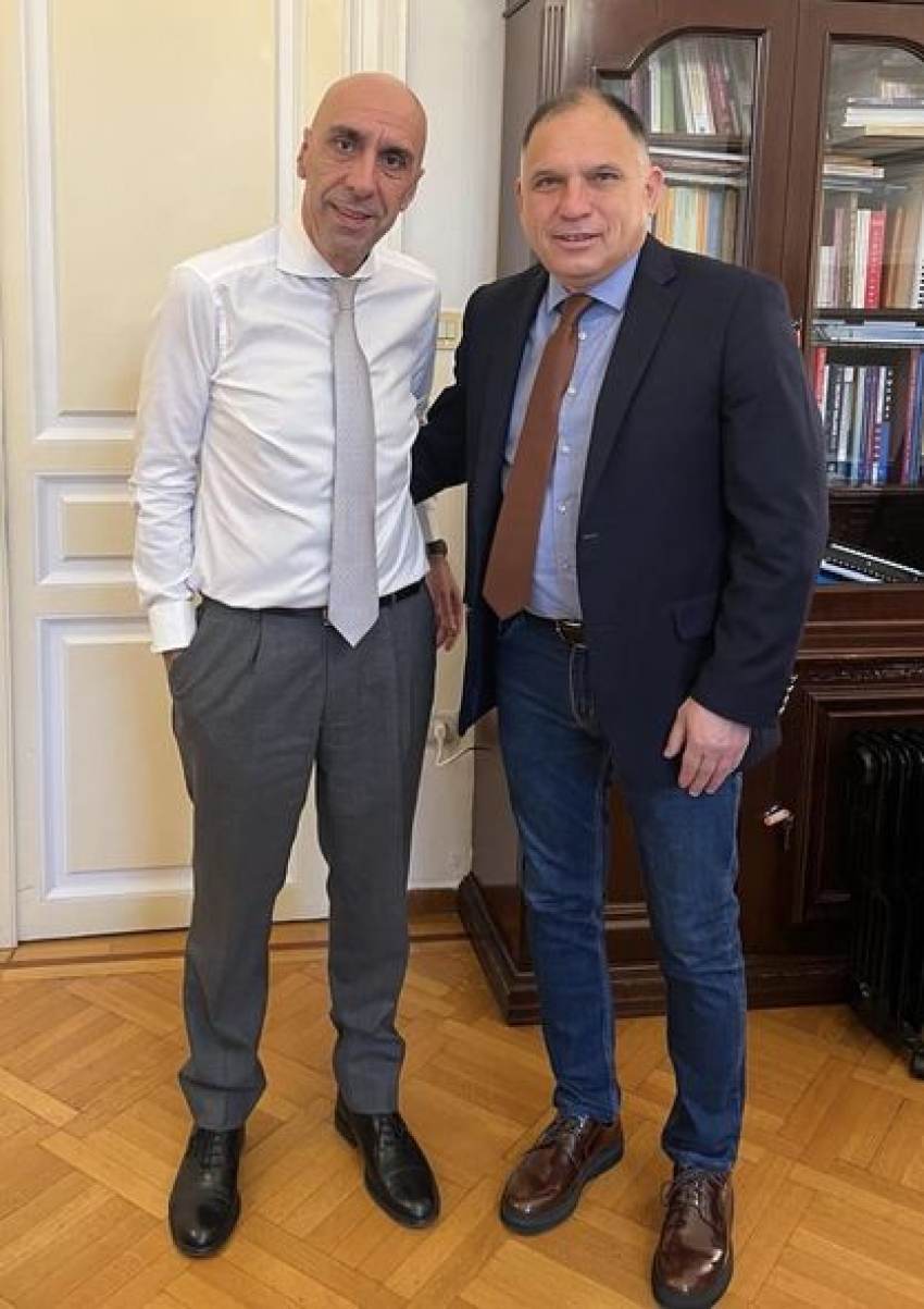 ΕΦ' ΟΛΗΣ ΤΗΣ ΥΛΗΣ ΜΕ ΤΟΝ κ. ΓΙΑΝΝΗ ΜΠΡΑΤΑΚΟ