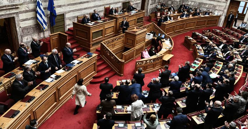 Πέρασε το νομοσχέδιο για τις αλλαγές στην ΕΥΠ - Παύονται οι υποδιοικητές