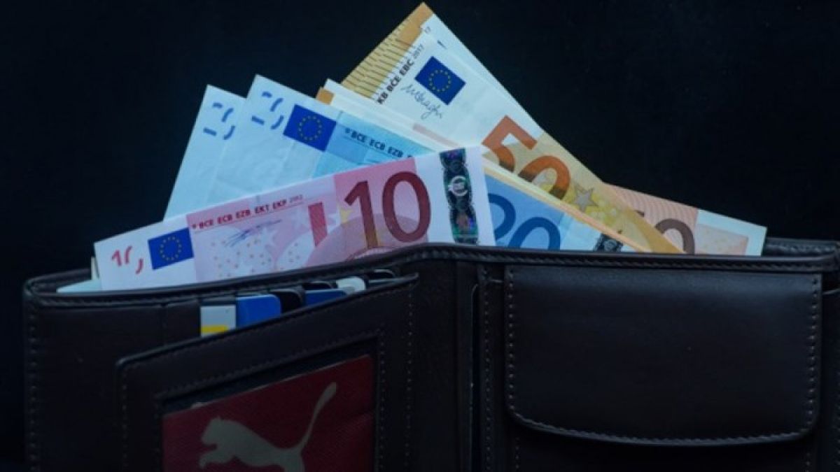Δώρο Πάσχα: Πώς υπολογίζεται - Τι θα ισχύσει για τους εργαζόμενους που ήταν σε αναστολή