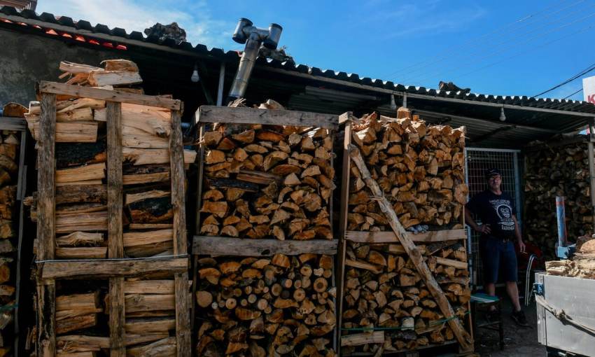 Καυσόξυλα: Τι πρέπει να προσέξουν οι καταναλωτές - Πού θα φτάσει η τιμή τους