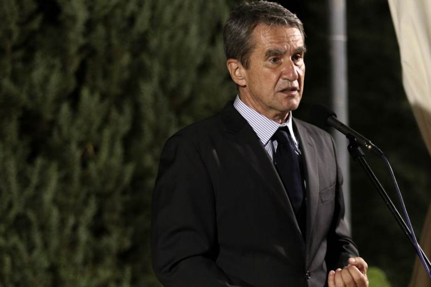 Λοβέρδος: Ανακοίνωσε την επιστροφή του στην πολιτική