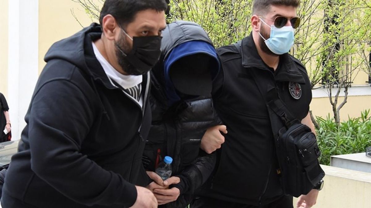 Προφυλακιστέος ο Μένιος Φουρθιώτης - Στη φυλακή και δύο συγκατηγορούμενοί του