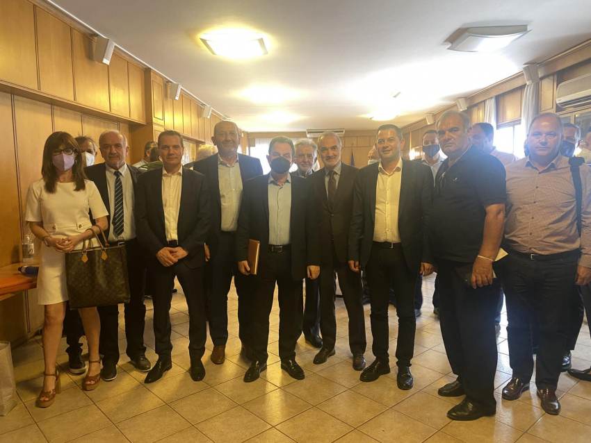 Συνάντηση φορέων με Γεωργαντά για ανεύρεση λύσης στο θέμα της εξαγωγής της ελιάς ποικιλίας καλαμών