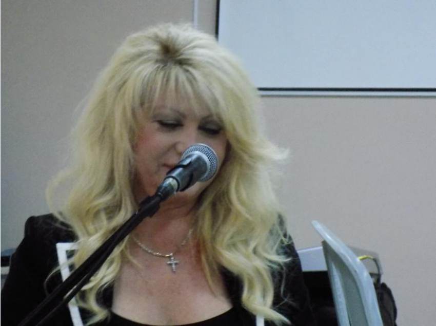 ΘΕΡΜΗ ΠΑΡΑΚΛΗΣΗ ΓΙΑ "ΔΙΑ ΖΩΣΗΣ" ΠΑΡΟΥΣΙΑ ΣΤΟ ΑΥΡΙΑΝΟ ΔΗΜΟΤΙΚΟ ΣΥΜΒΟΥΛΙΟ