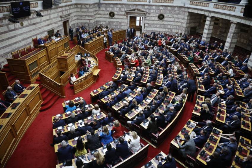 Στη Βουλή συζητείται σήμερα το φορολογικό νομοσχέδιο