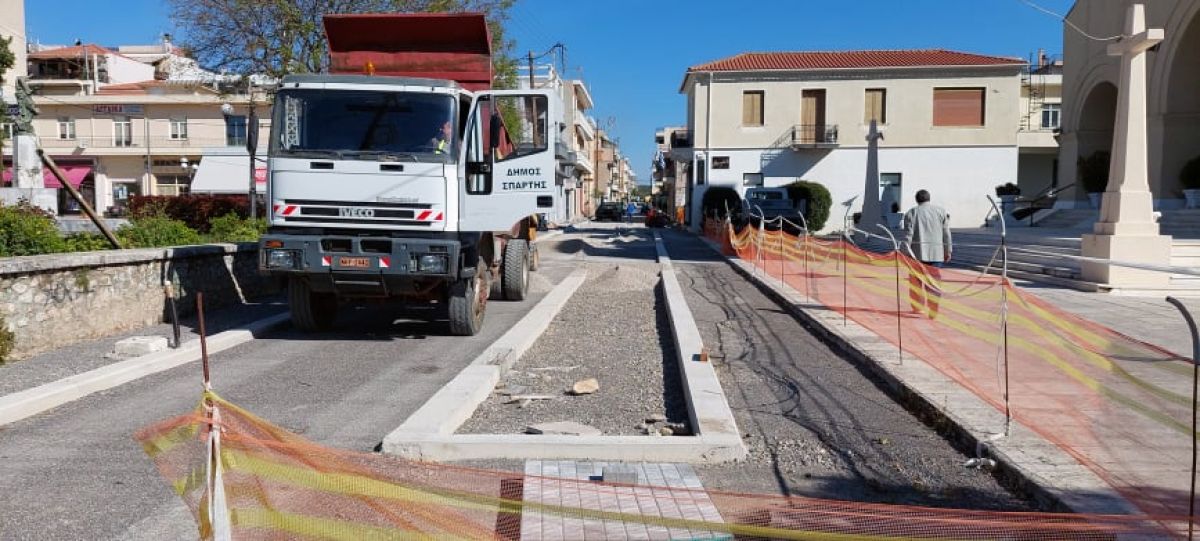 ΔΗΜΟΣ ΣΠΑΡΤΗΣ: Εργασίες προσωρινής αποκατάστασης επί της οδού Αγίου Νίκωνος