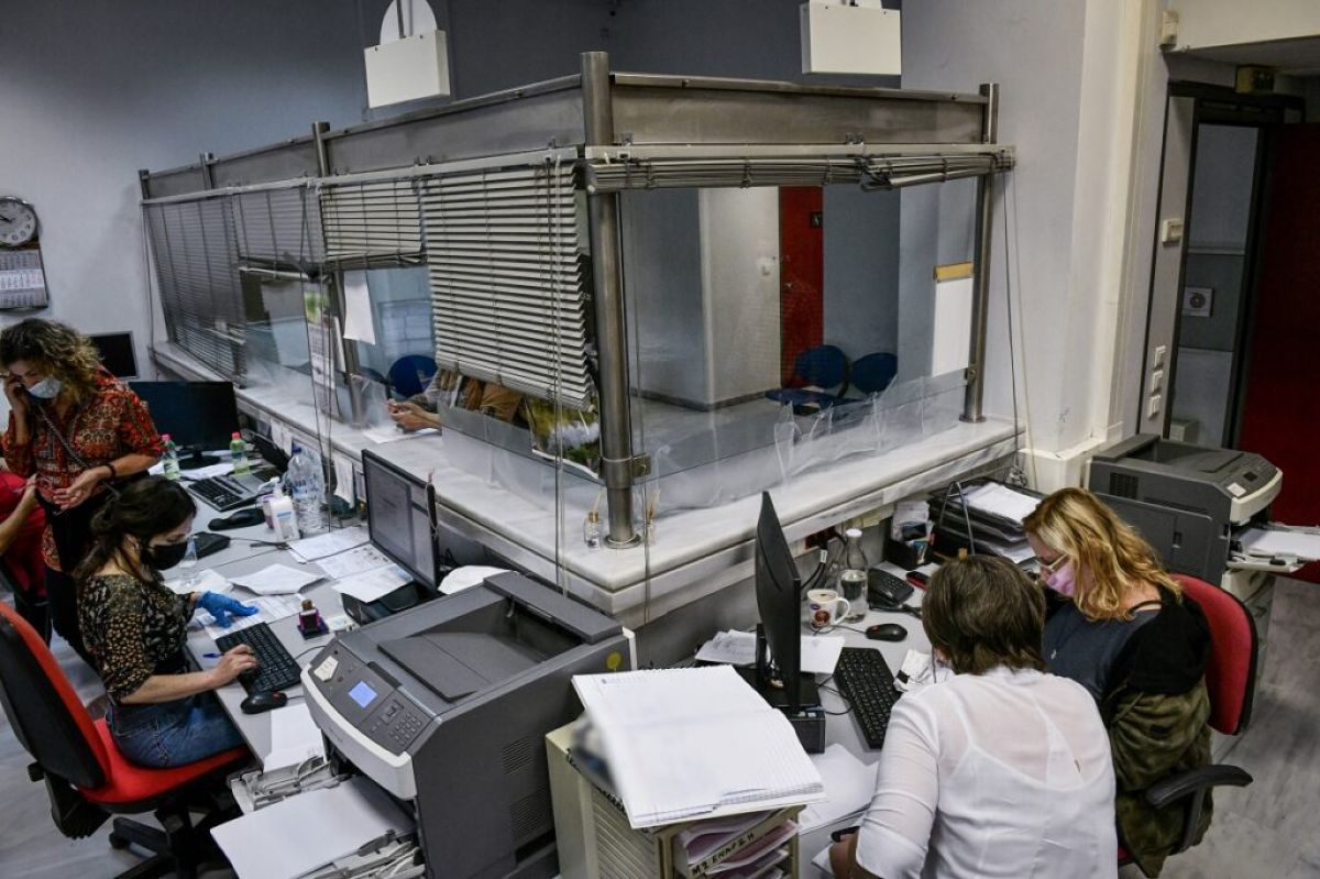 Δημόσιο – ΟΤΑ: Αλλαγές για αποσπάσεις, μετατάξεις, προσόντα προϊσταμένων, επίδομα θέσης (νομοσχέδιο)