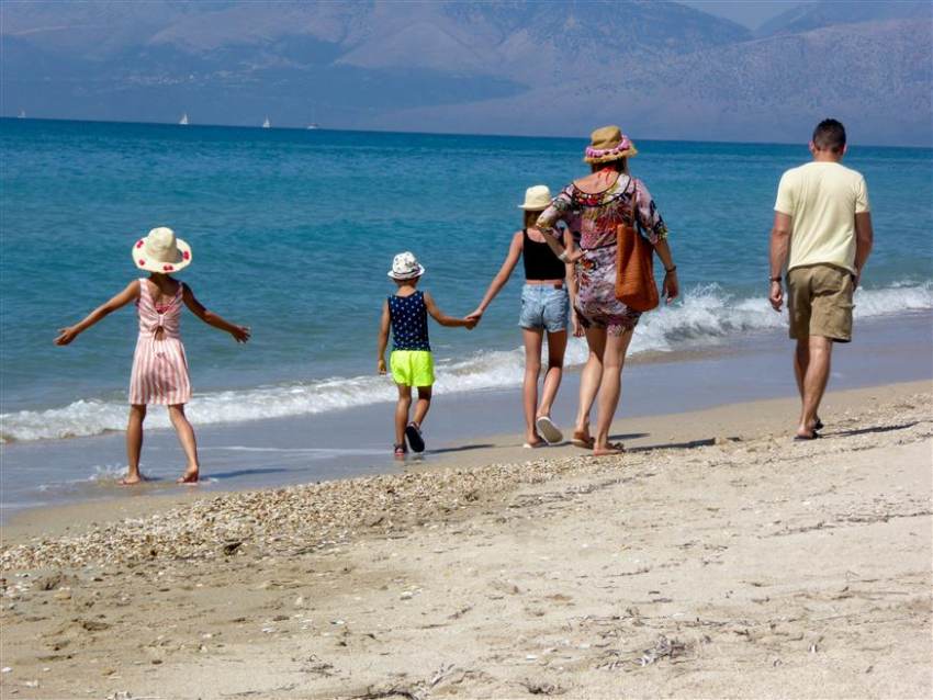 Νέα έκτακτα επιδόματα διακοπών 150 &amp; 300 ευρώ – Ποιοι είναι δικαιούχοι