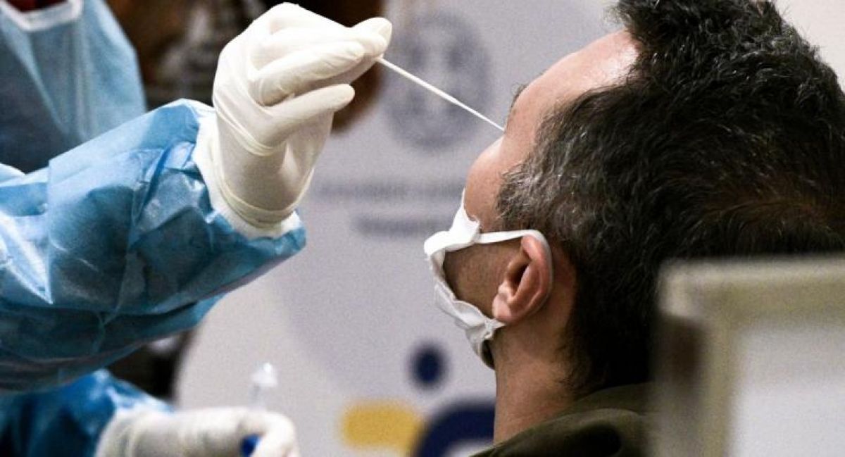 Κορωνοϊός: 24 νεκροί, 292 διασωληνωμένοι και 605 νέα κρούσματα