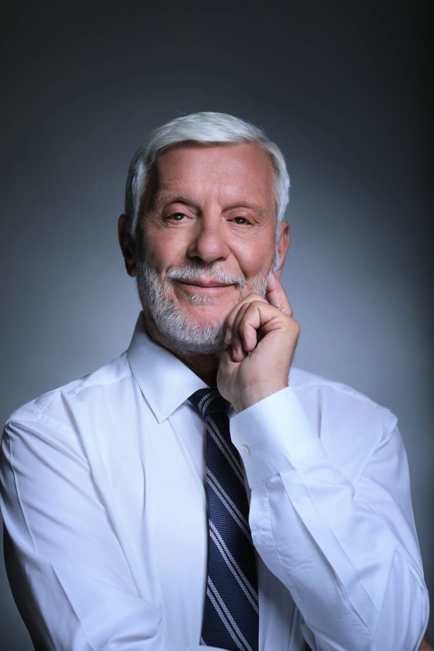 Η 8 η Οκτωβρίου είναι η ώρα της κοινωνίας