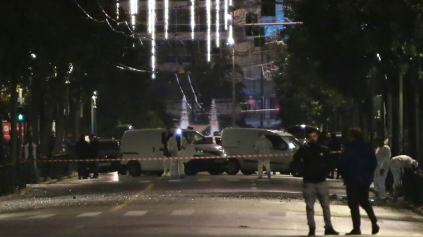 Ο μηχανισμός εξερράγη την 01.29 ώρα προκαλώντας υλικές ζημιές.