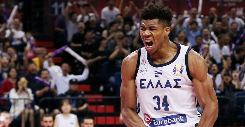 Γιάννης Αντετοκούνμπο: «Στην Ελλάδα ήμουν Νιγηριανός και στη Νιγηρία Έλληνας»