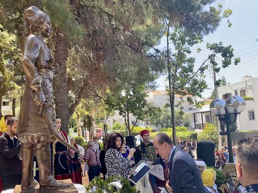 Σε εκδήλωση τιμής για τον Πετρόμπεη Μαυρομιχάλη στην Βούλα ο περιφερειάρχης Πελοποννήσου Π. Νίκας