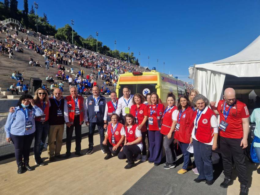 Ο Ελληνικός Ερυθρός Σταυρός έδωσε βροντερό και δυναμικό παρόν στον  40 ο  Αυθεντικό Μαραθώνιο Αθήνας