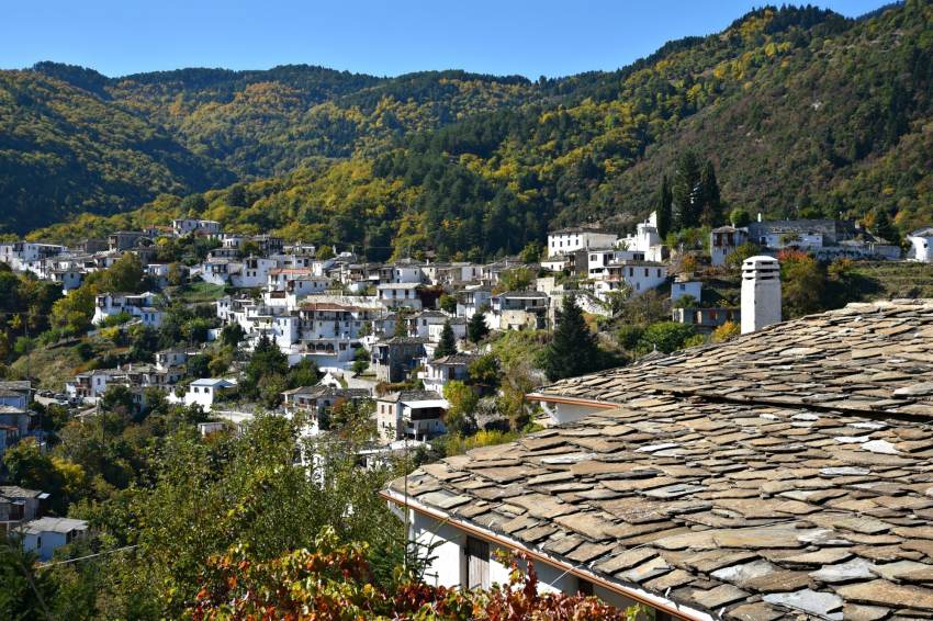 Διασχίζοντας τον Πάρνωνα: Απομακρυσμένα χωριά, ξεχωριστές παραλίες και εντυπωσιακά δάση