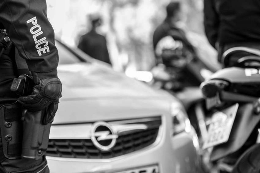 Συνελήφθη για πλαστά έγγραφα - είχε διεθνή εντάλματα σύλληψης για δολοφονία και απάτη!