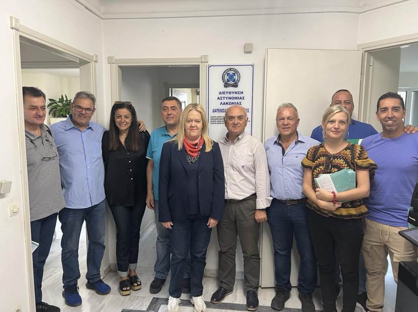 Επίσκεψη Ντίας Τζανετέα στην Αστυνομική Διεύθυνση Λακωνίας και Πυροσβεστική Υπηρεσία Σπάρτης