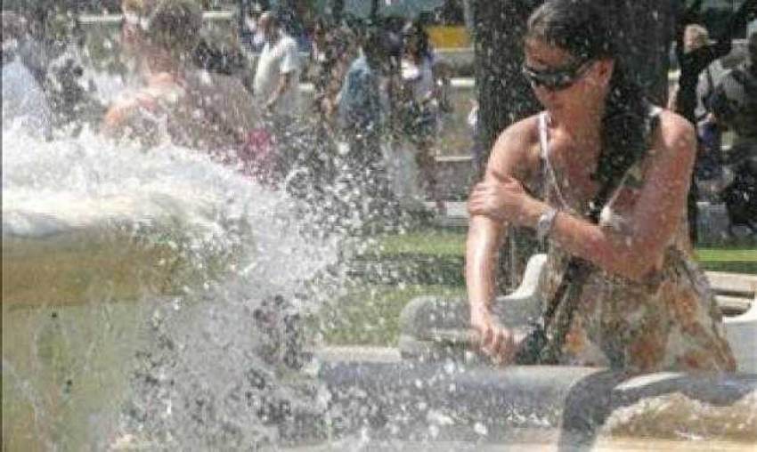 Καιρός: Έρχεται καύσωνας με 40αρια από εβδομάδα